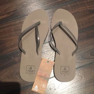 Reef silver and gray flip flops